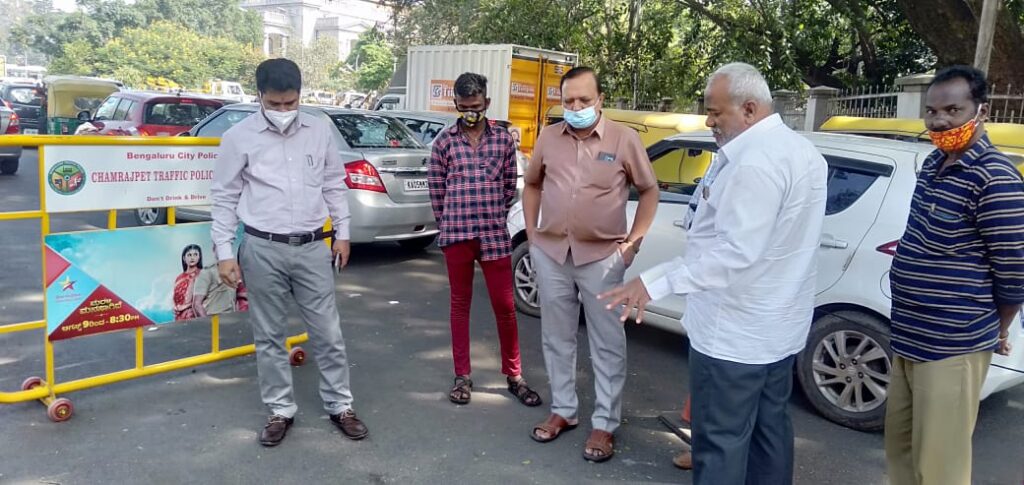 8-foot sinkhole sends traffic for a toss near Bengaluru's Town Hall