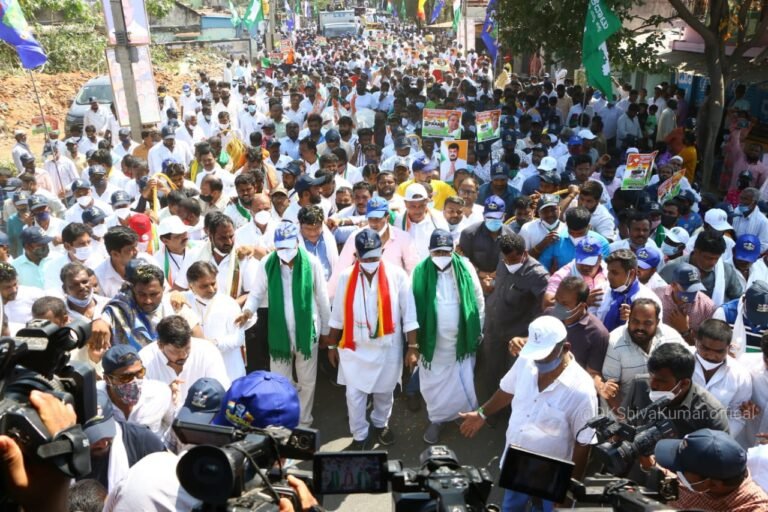 Karnataka Congress' padayatra continues third FIR against 64 leaders for violating COVID-19 curbs