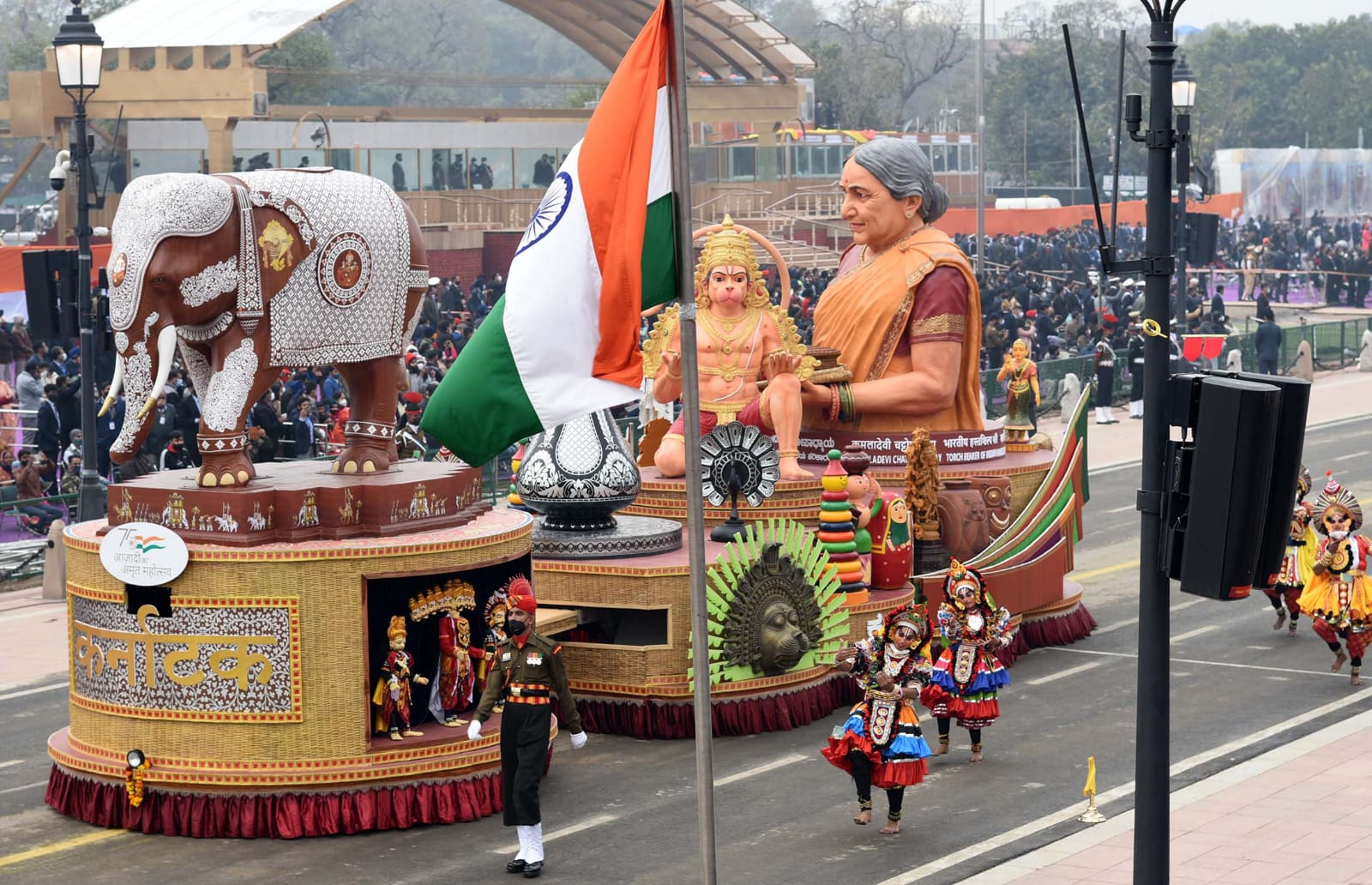 Rich folk art, handicraft shine in Karnataka's R-Day tableau