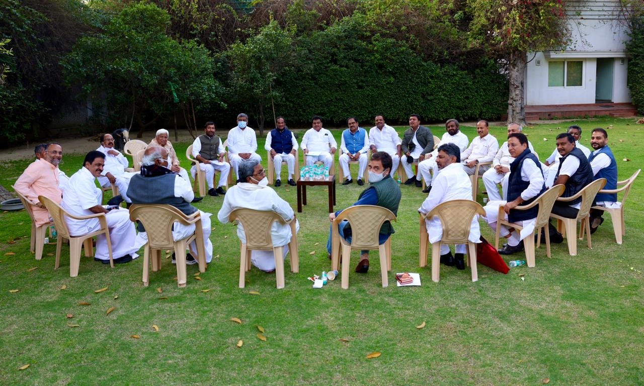 Karnataka Congress men chant 'mantra' of unity after meeting party leader Rahul Gandhi