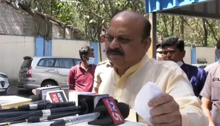 Karnataka govt committed to implement Mekedatu project, hits out at Cong's 'padayatra'