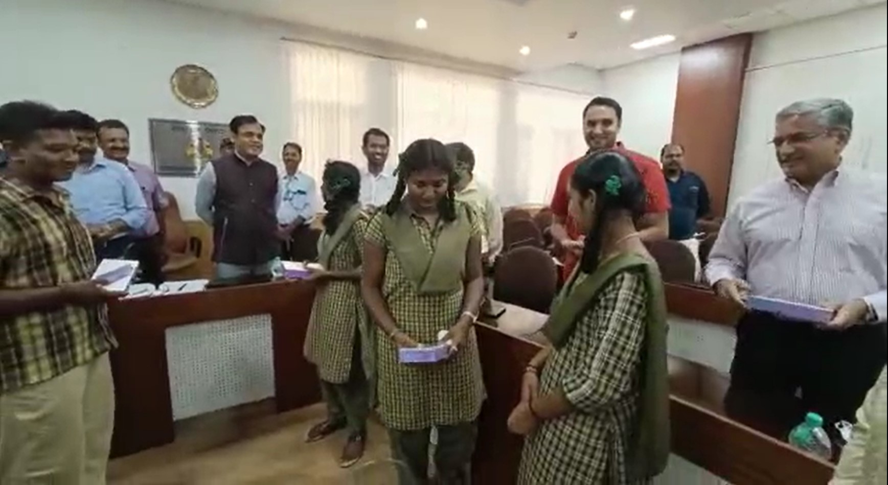 1,150 Tabs distributed to 10 govt. schools of Ramanagara1