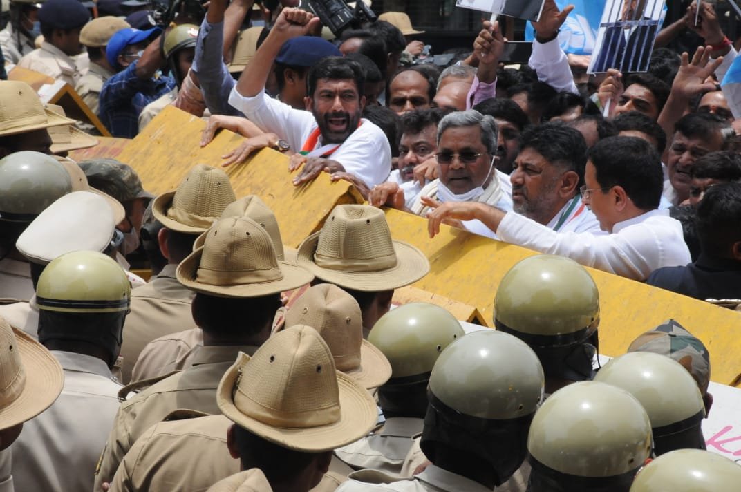Contractor death: Siddaramaiah, Surjewala others court arrest demanding Minister's arrest and dismissal
