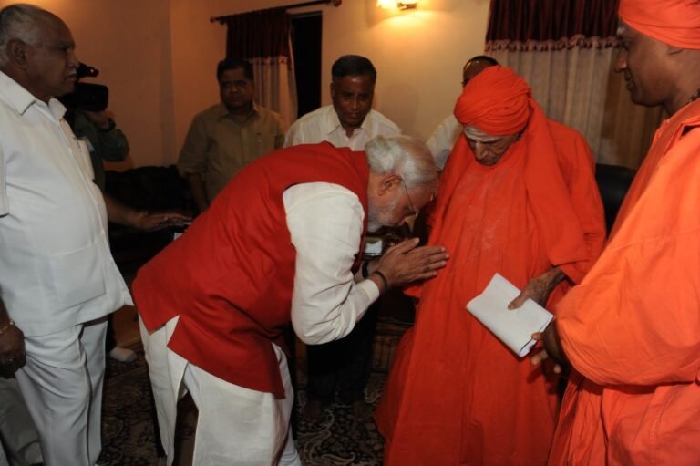 PM Modi pays homage to Sivakumara Swamiji on his birth anniversary