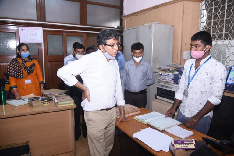 1993 IAS officer Tushar Giri Nath surprises BBMP employees with one-on-one meetings
