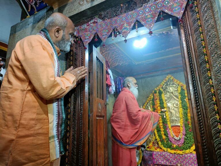 The Karnataka government on Monday gave directions for strict implementation of the Supreme Court order regarding use of loudspeakers at mosques for 'azaan' even as some Hindu groups launched a campaign against its use across the state early morning.