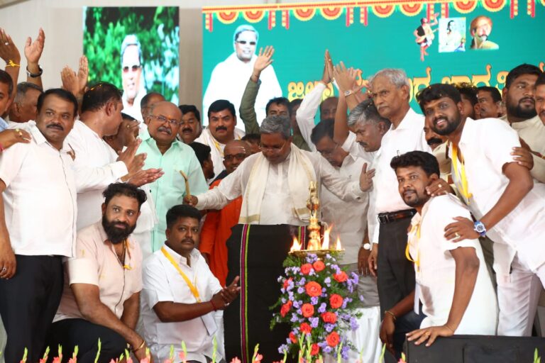 Siddaramaiah at a Kurbur event in Tumkur