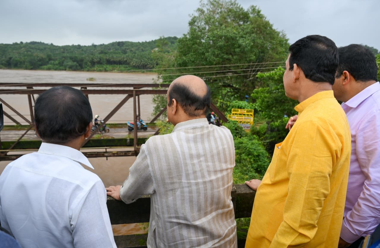 CM Bommai inspecting rain affected Bantwal2
