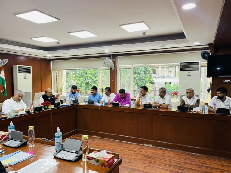 chief minister led a delegation of state leaders, including ministers and MPs, from Malnad region to apprise Union Environment Minister Bhupender Yadav