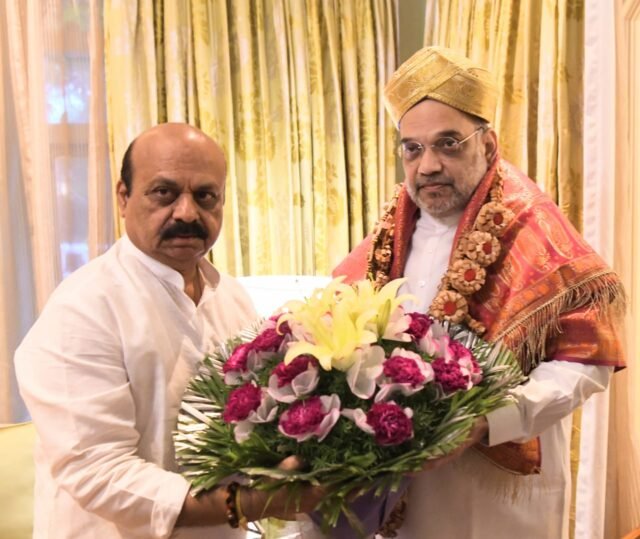 Amit Shah discusses recent developments, organisation with CM in poll-bound Karnataka