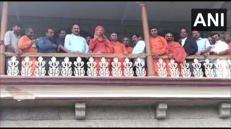 Murugha math seer