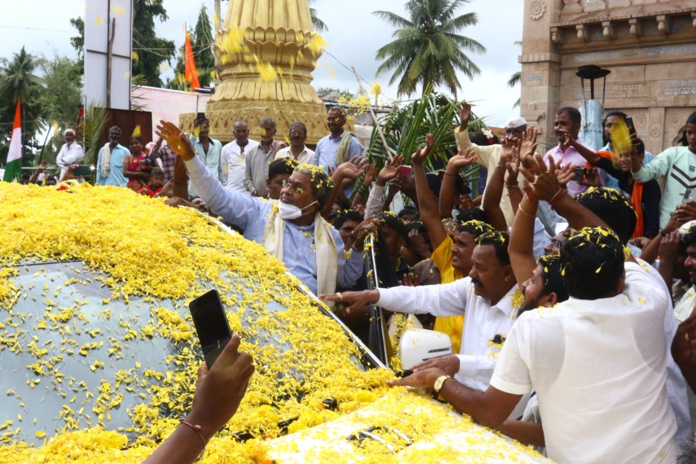 Siddaramaiah challenges Bommai for open discussion on corruption... In Badami