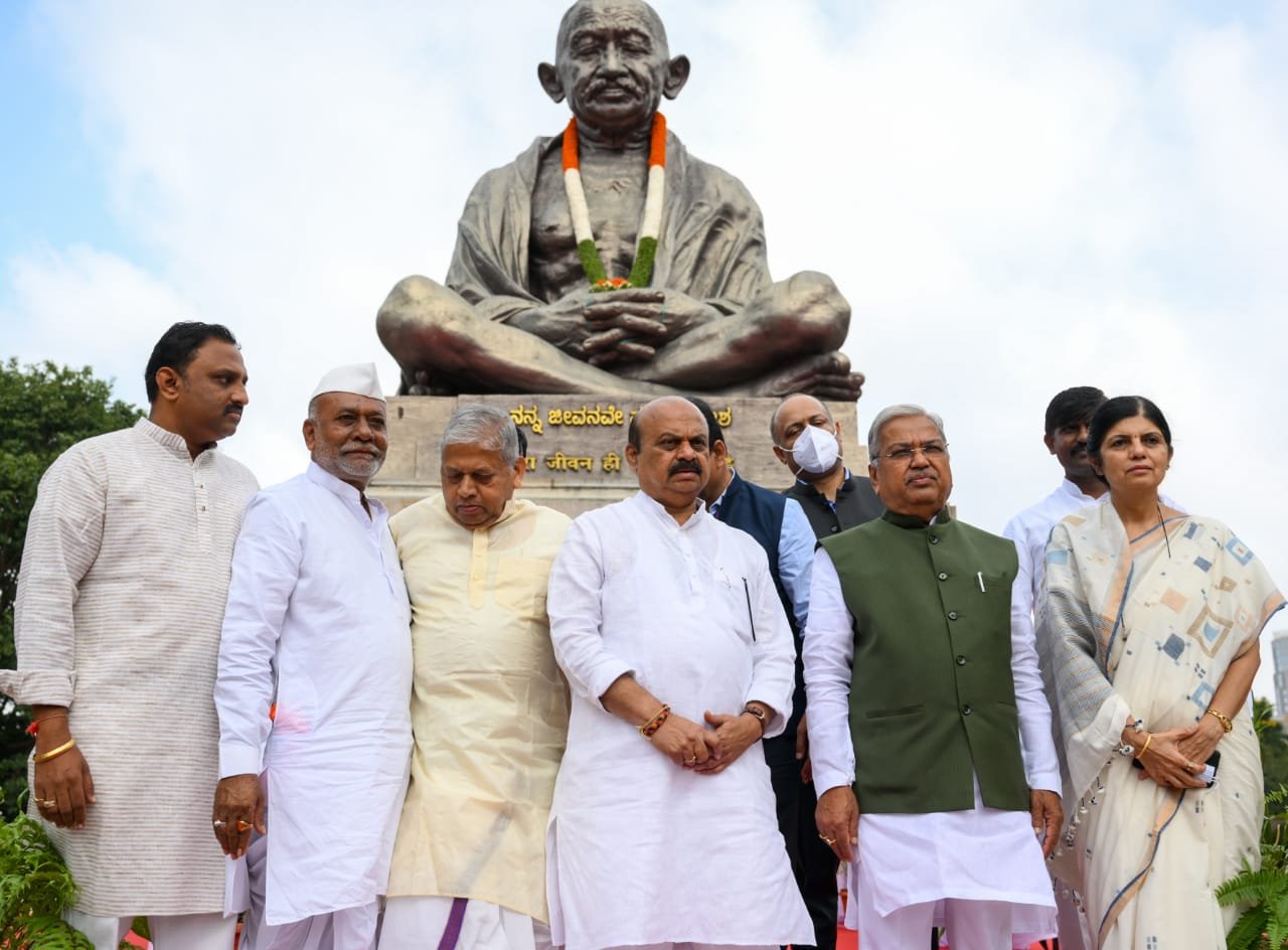 Tributes paid to Gandhi, Shastri on their birth anniversaries in Karnataka
