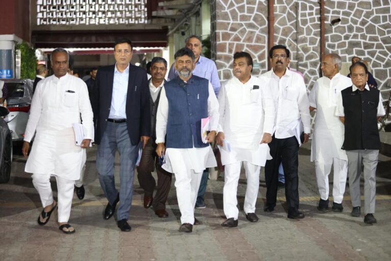 Cong delegation meets CEC, seeks action against 'voter fraud' in Karnataka