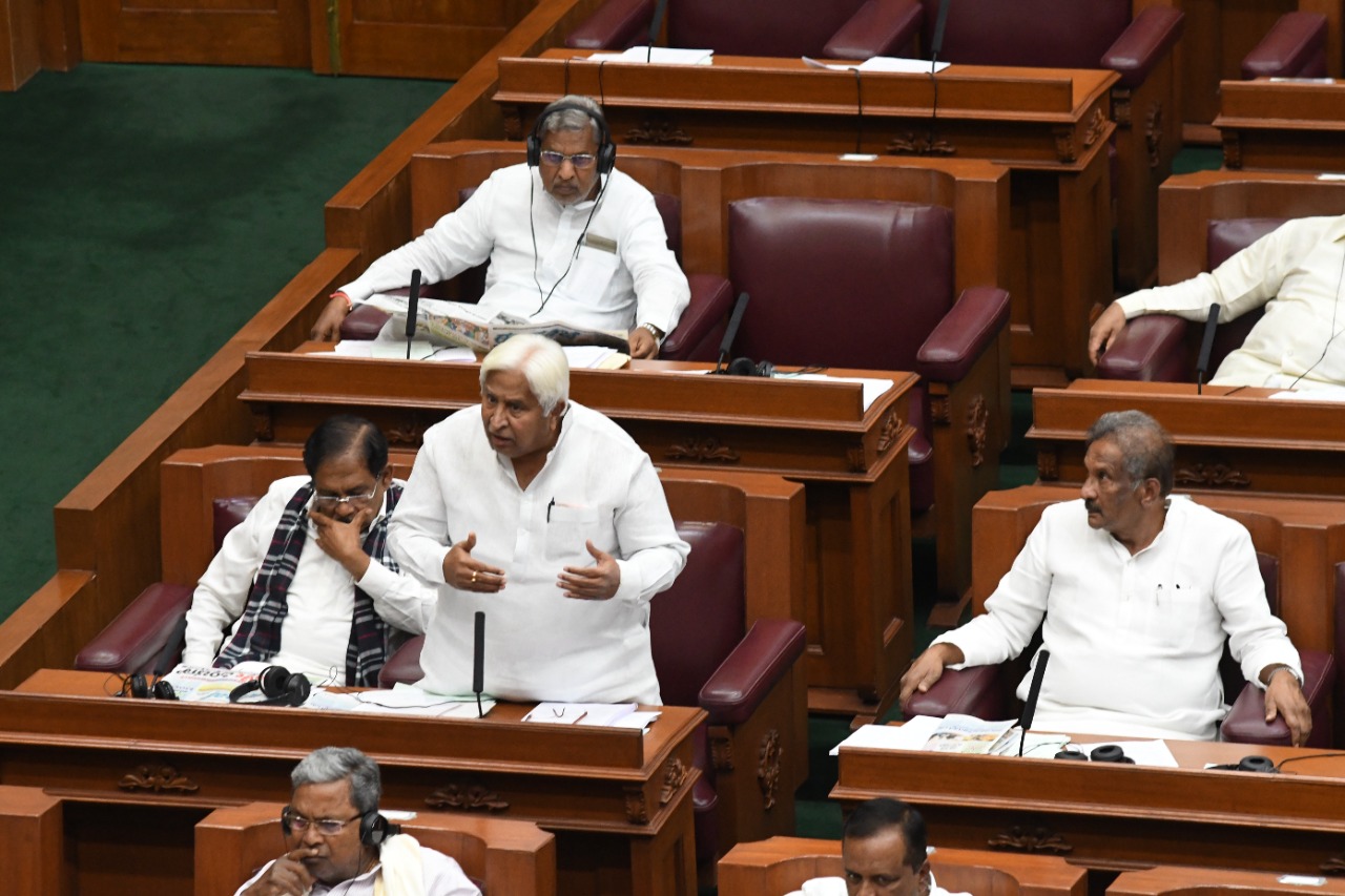 Karnataka legislature to pass resolution Not an inch of land will be given to Maharashtra HK Patil
