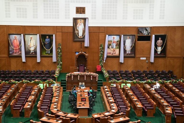 Savarkar portrait along with other national icons unveiled in Karnataka Assembly, Cong calls the move unilateral