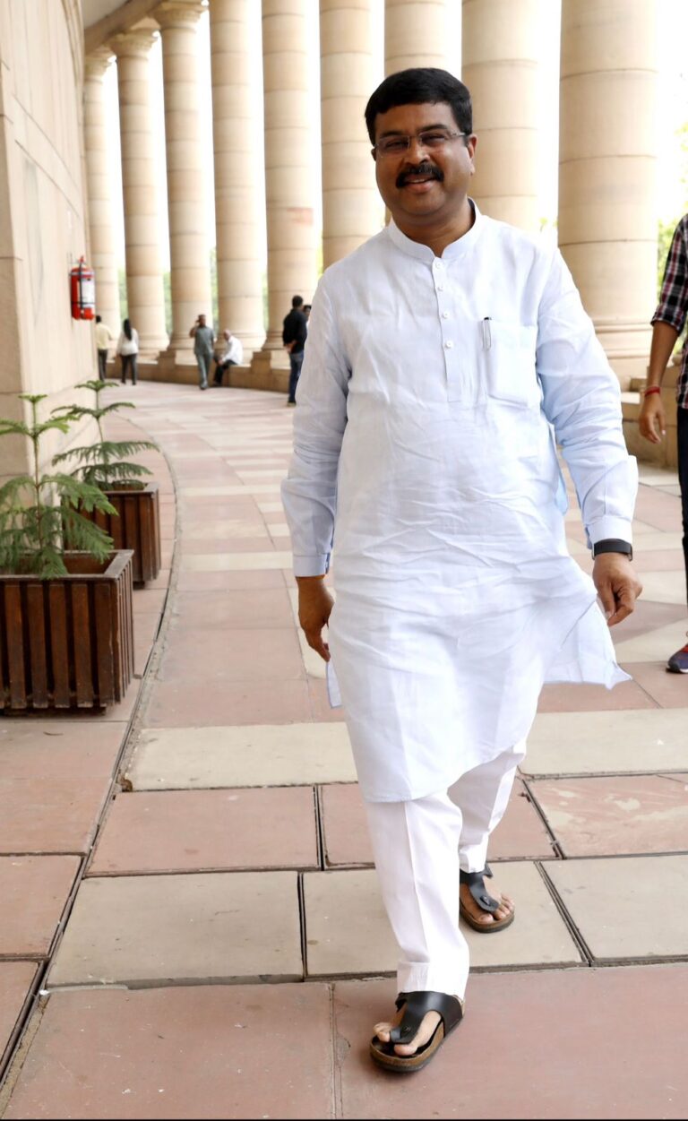 Dharmendra Pradhan1.jpg1