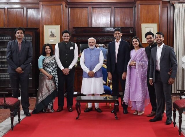 PM Modi with cricketers