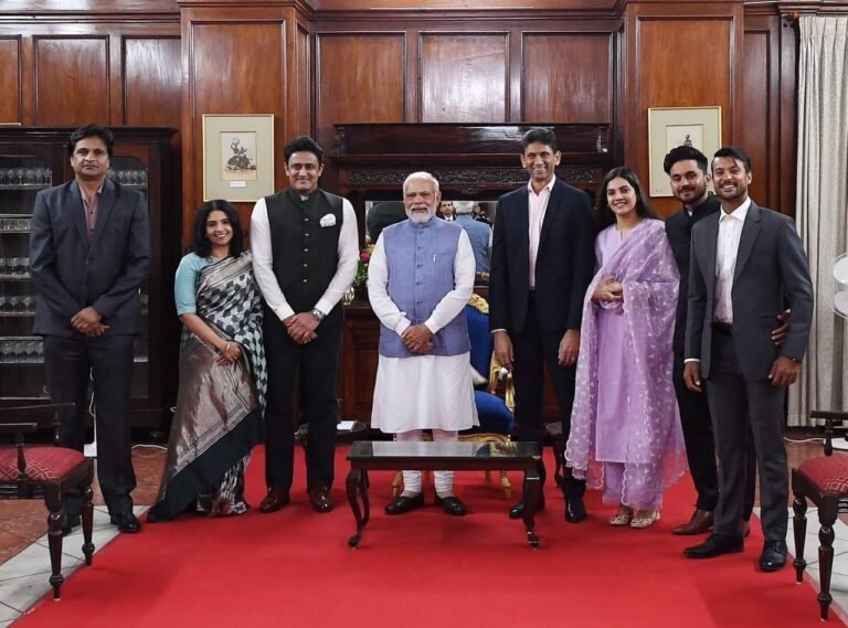 PM Modi with cricketers