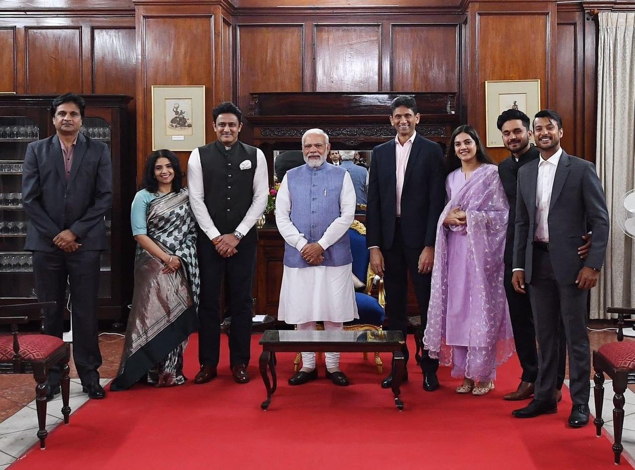 PM Modi with cricketers