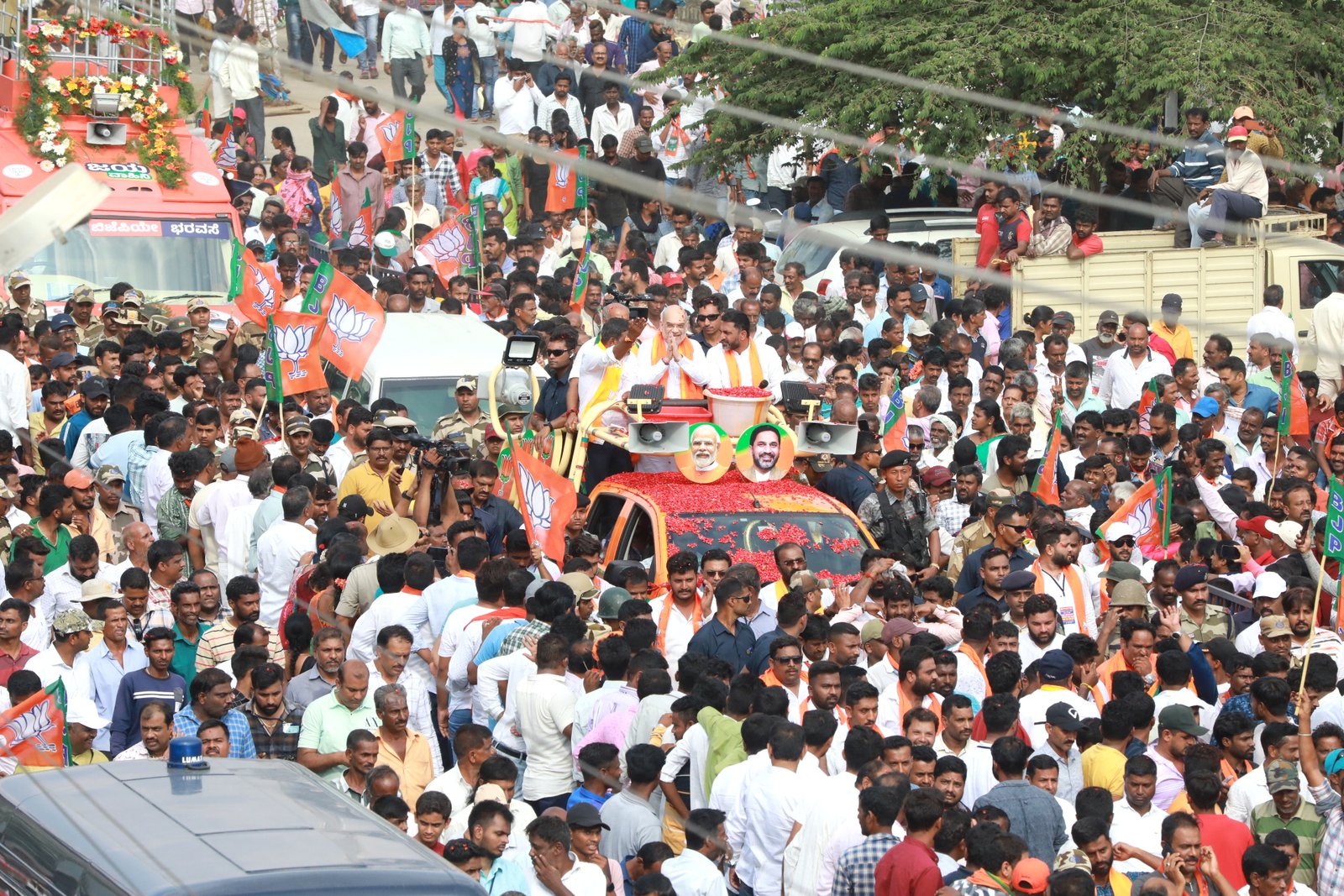 Amit Shah road show at Sakleshpur2