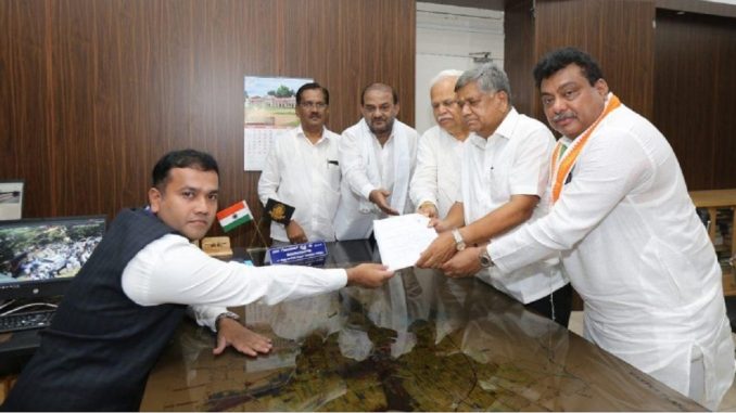 Karnataka: Congress leader Jagadish Shettar files nomination from Hubli-Dharwad-Central constituency