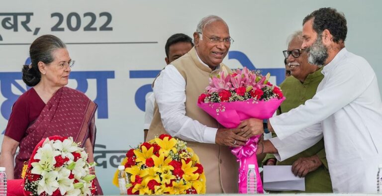 Karnataka polls: Sonia, Rahul, Kharge, Shettar in Congress' list of 40 star campaigners