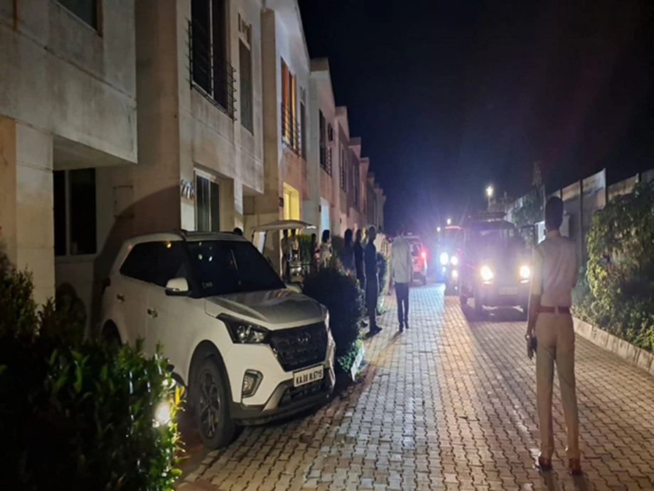 Ahead of Karnataka polls, unaccounted cash of Rs 4 crore seized in Kolar