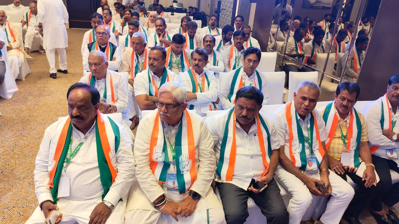 Newly elected Cong MLAs authorise party chief Kharge to pick Karnataka CM 3 Karnataka Congress CLP Meeting at Shangrila Hotel