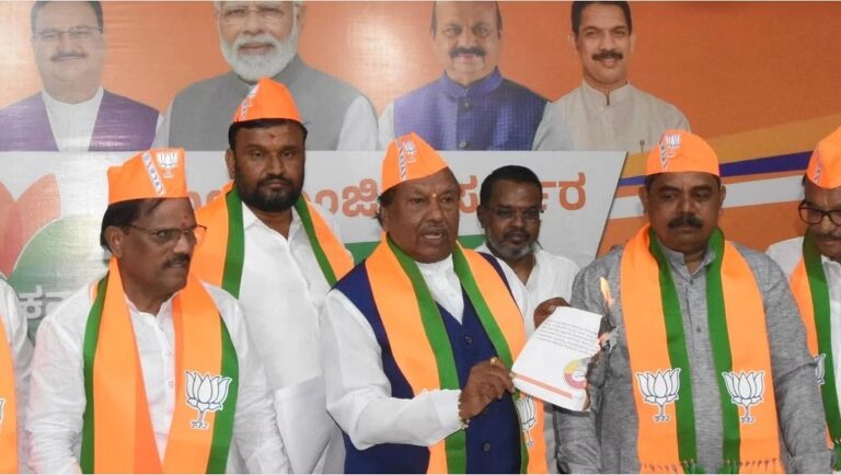 BJP leader Eshwarappa burns Cong manifesto over "Bajrang Dal ban" row
