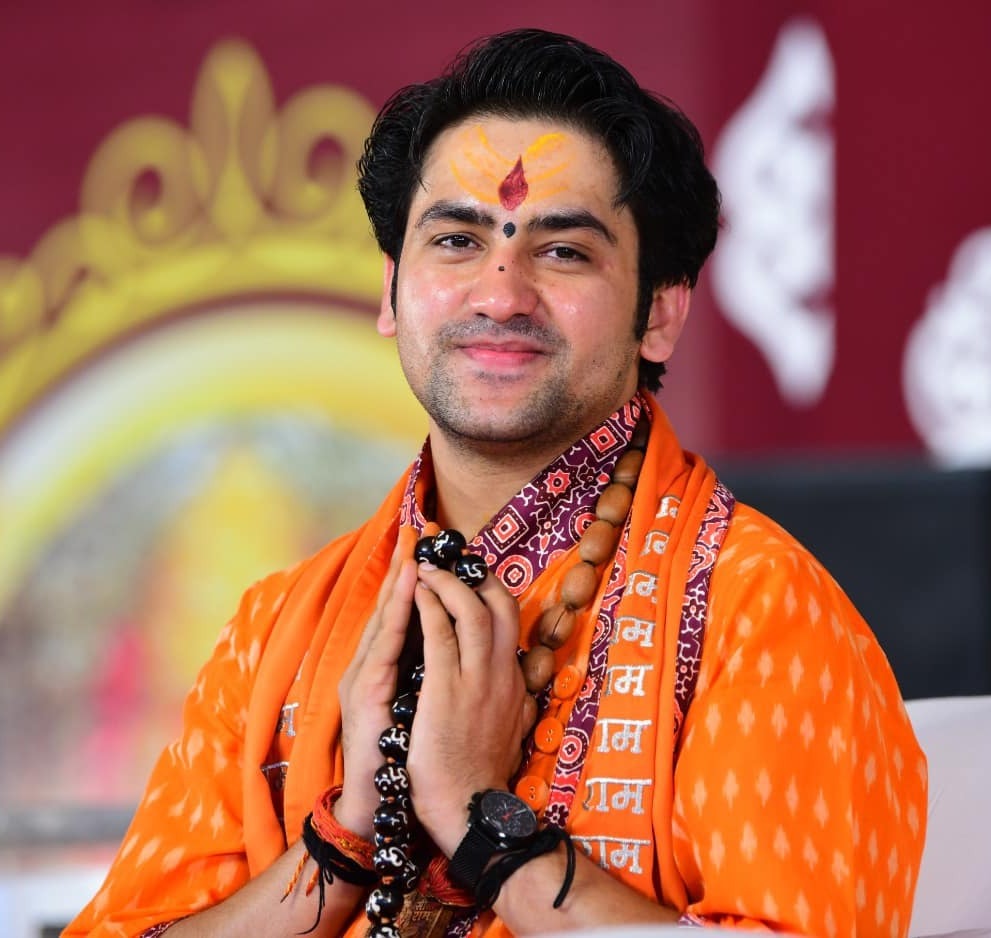 No one has right to oppose Bajrang Bali: Bageshwar Dham chief