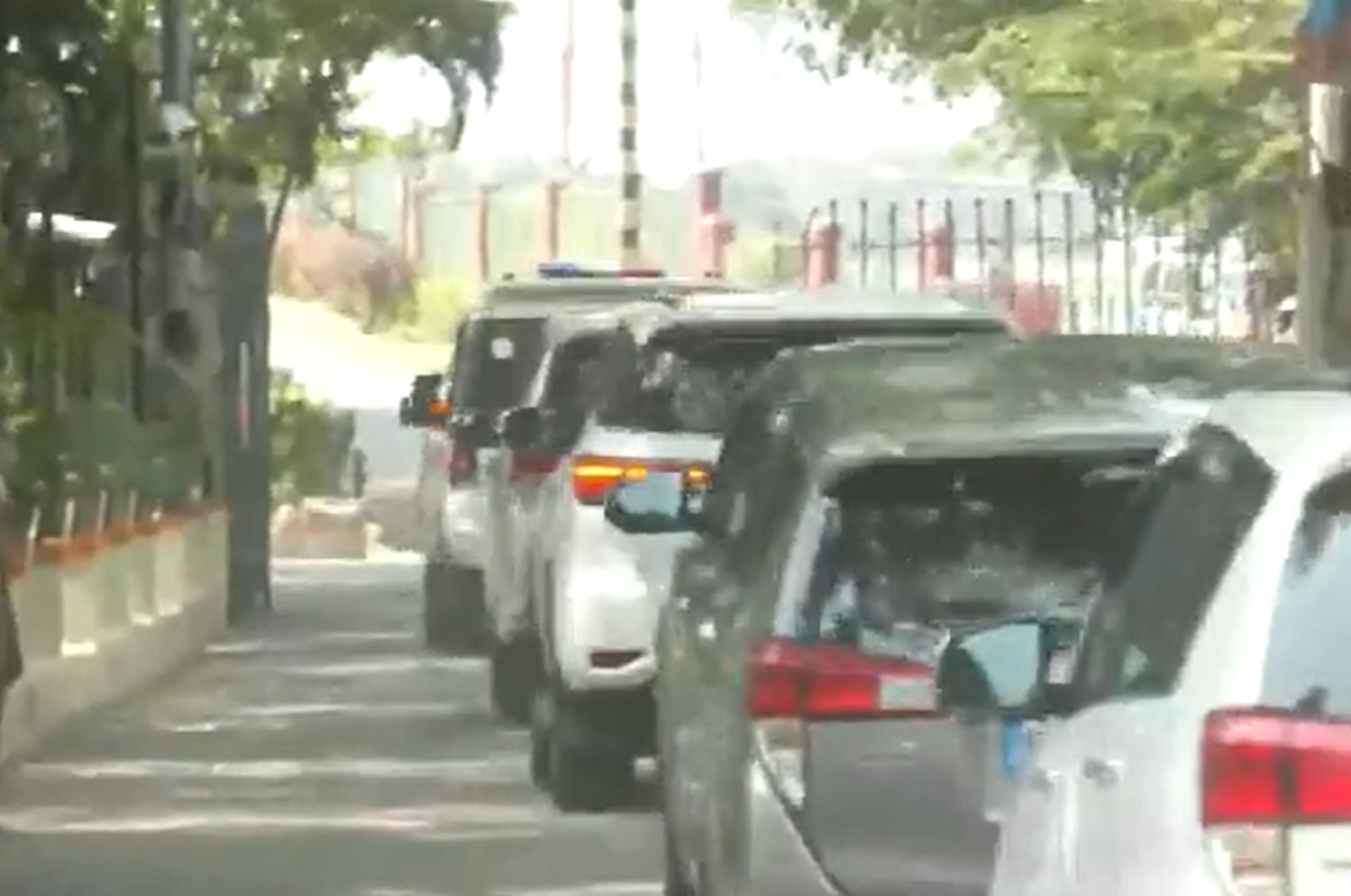 Siddararamaiah, Shivakumar leave for Delhi to discuss Cabinet formation, allocation of portfolios