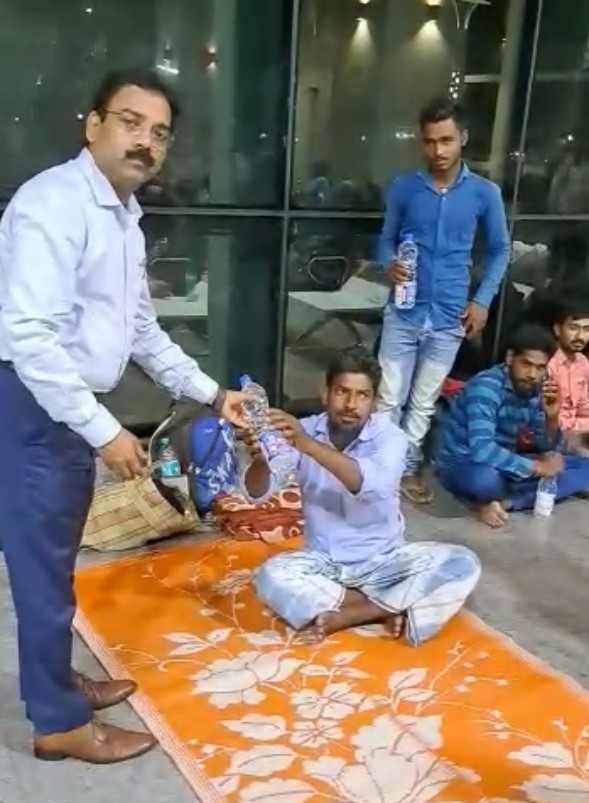 Over 1,500 passengers stuck at Byappanahalli Rly stn in Bengaluru following Odisha train mishap