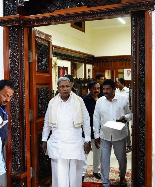 Rational Siddaramaiah uses 'inauspicious' south door of his office in Vidhana Soudha on 'Saturday'