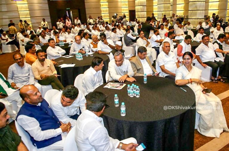 Siddaramaiah reaches out to Legislators in CLP meeting amid brewing discontent in party