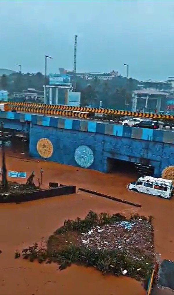 Heavy rains submerge several places in Mangaluru