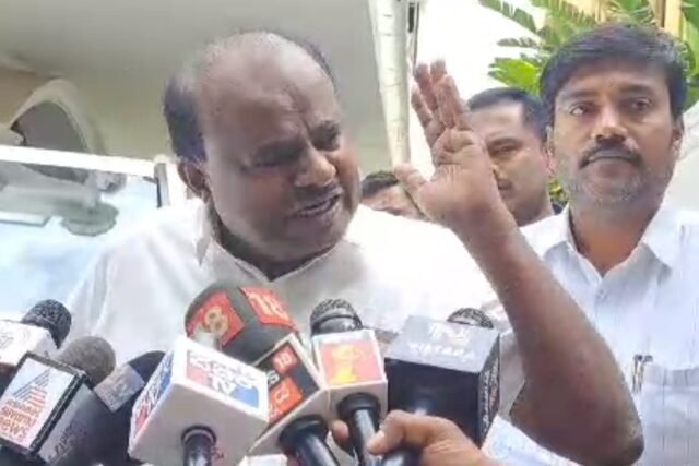 Oppn meet: Kumaraswamy accuses Cong govt in Karnataka of deputing IAS officers to "serve" alliance leaders
