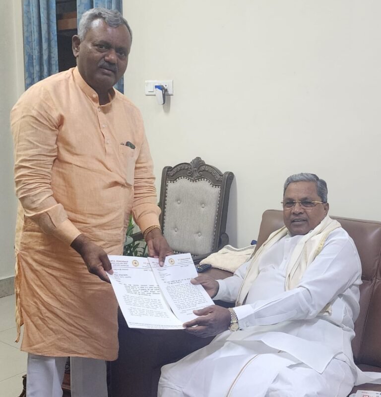 Ex-BJP minister S T Somashekar meets Karnataka CM Siddaramaiah amid buzz about 'Operation Hasta'