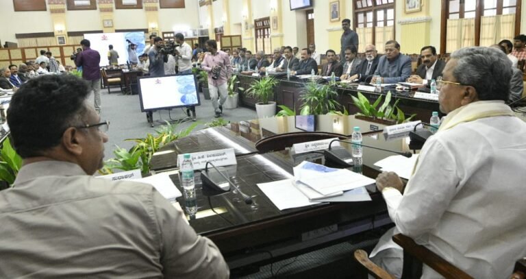 Universities should develop scientific, rational thinking in young men and women: Karnataka CM Siddaramaiah