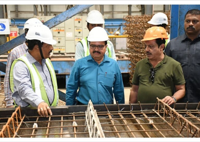 Karnataka minister inspects residential complex built by slum rehabilitation body in Mumbai