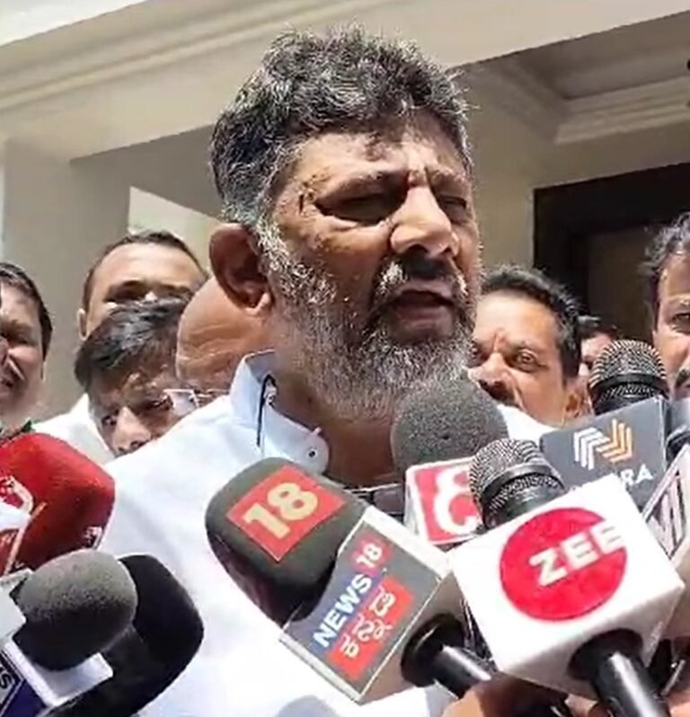 Congress in Karnataka looks at inducting leaders from opposition to shore up LS election prospects