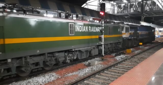 Indian Railway: From Today Hubballi Express to have stoppages at Satara and Lonavala for six months