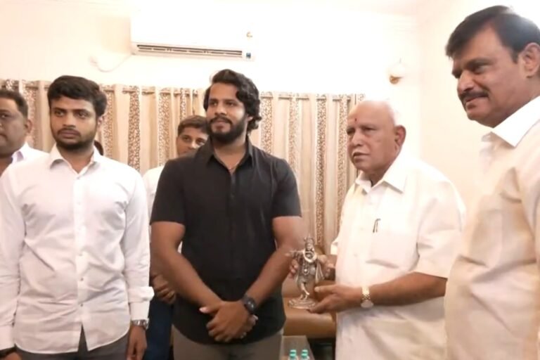 JDS leader Nikhil Kumaraswamy seeks blessings from BS Yediyurappa in Bengaluru