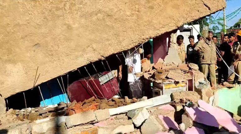 Sira | Explosion caused walls and roof to fall, injuring six people