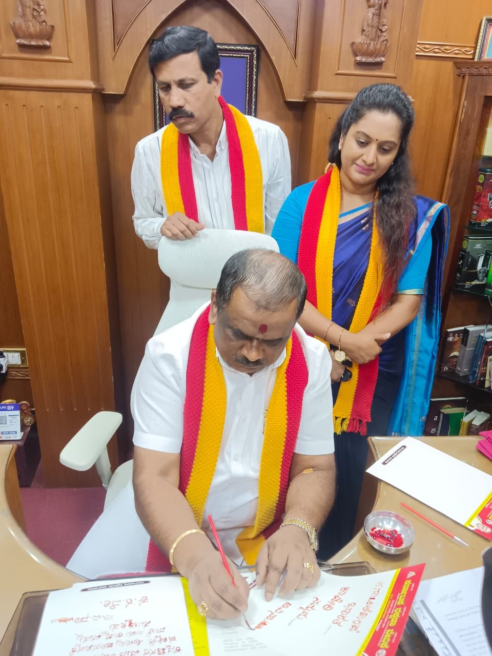 Blood-written plea: Karnataka Rakshana Vedike leader urges Modi to intervene in Cauvery issue