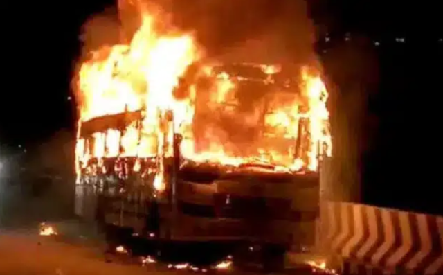KKRTC Bus Set on Fire in Maharashtra, Bus Services to Maharashtra Suspended
