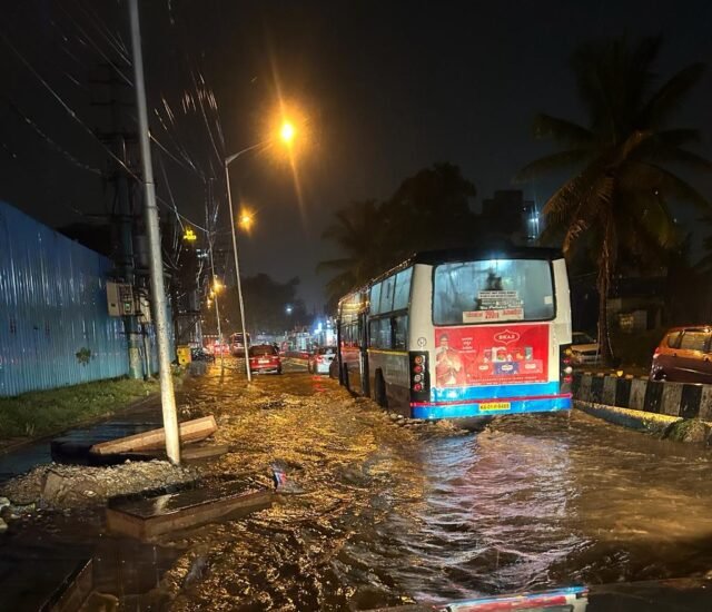 Bengaluru Rains | Heavy rain, roads-underpasses flooded, waterlogging reported
