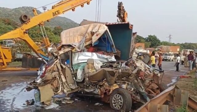 Hospet | Tragic Accident Claims 7 Lives in Collision Between Tipper and Cruiser