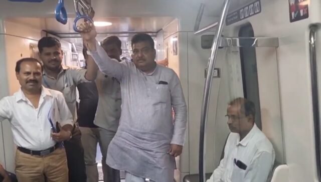 Karnatak Industries Minister MB Patil Commutes by Metro Train