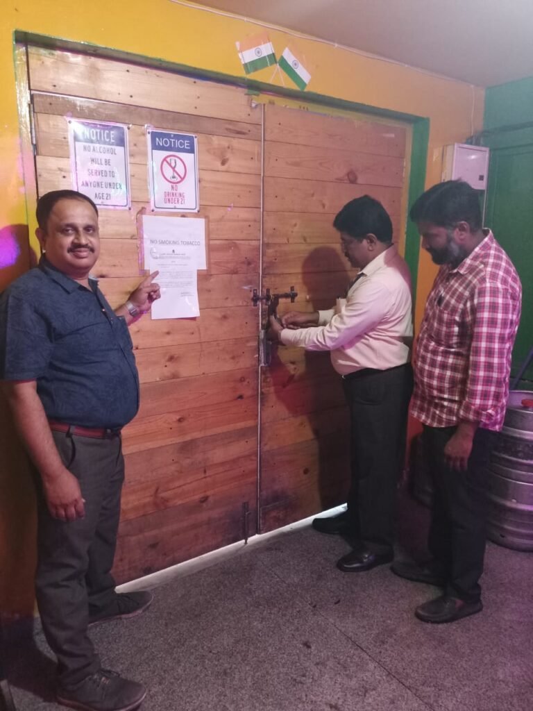 Fire at Koramangala Mudpipe Cafe | BBMP Shuts Down 54 Pubs in Bengaluru